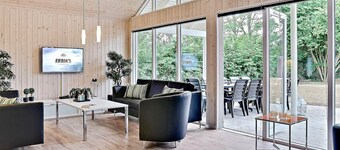 Pet Friendly Holiday Home in Dronningmølle near Sea