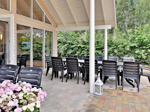 House | Outdoor dining