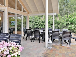 House | Outdoor dining