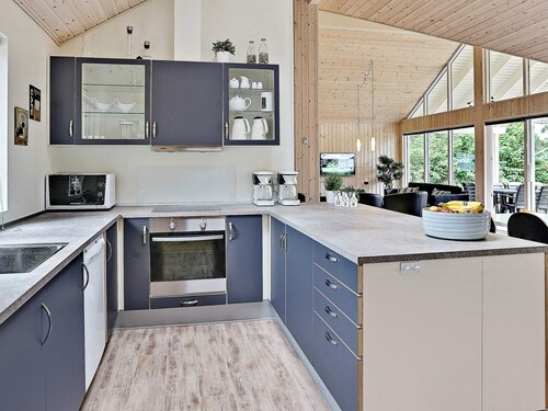 Pet Friendly Holiday Home in Dronningmølle near Sea