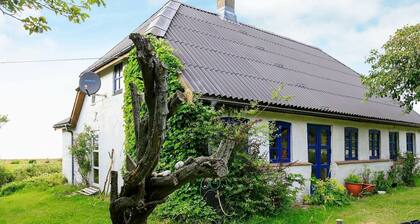 Rustic Holiday Home in Løgstør near Sea