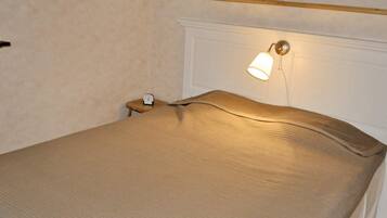 2 bedrooms, individually furnished, bed sheets