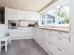 House | Private kitchen | Highchair - 10 Person Holiday Home in Glesborg-by Traum (Glesborg)