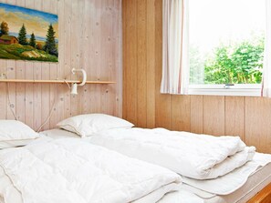 2 bedrooms, cots/infant beds, individually furnished - Charming Holiday Home in Ebeltoft With Sauna (Ebeltoft)