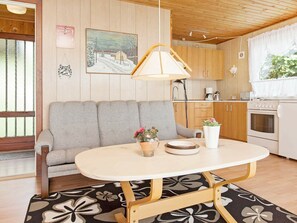 Dining - Charming Holiday Home in Ebeltoft With Sauna (Ebeltoft)