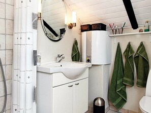 House | Bathroom