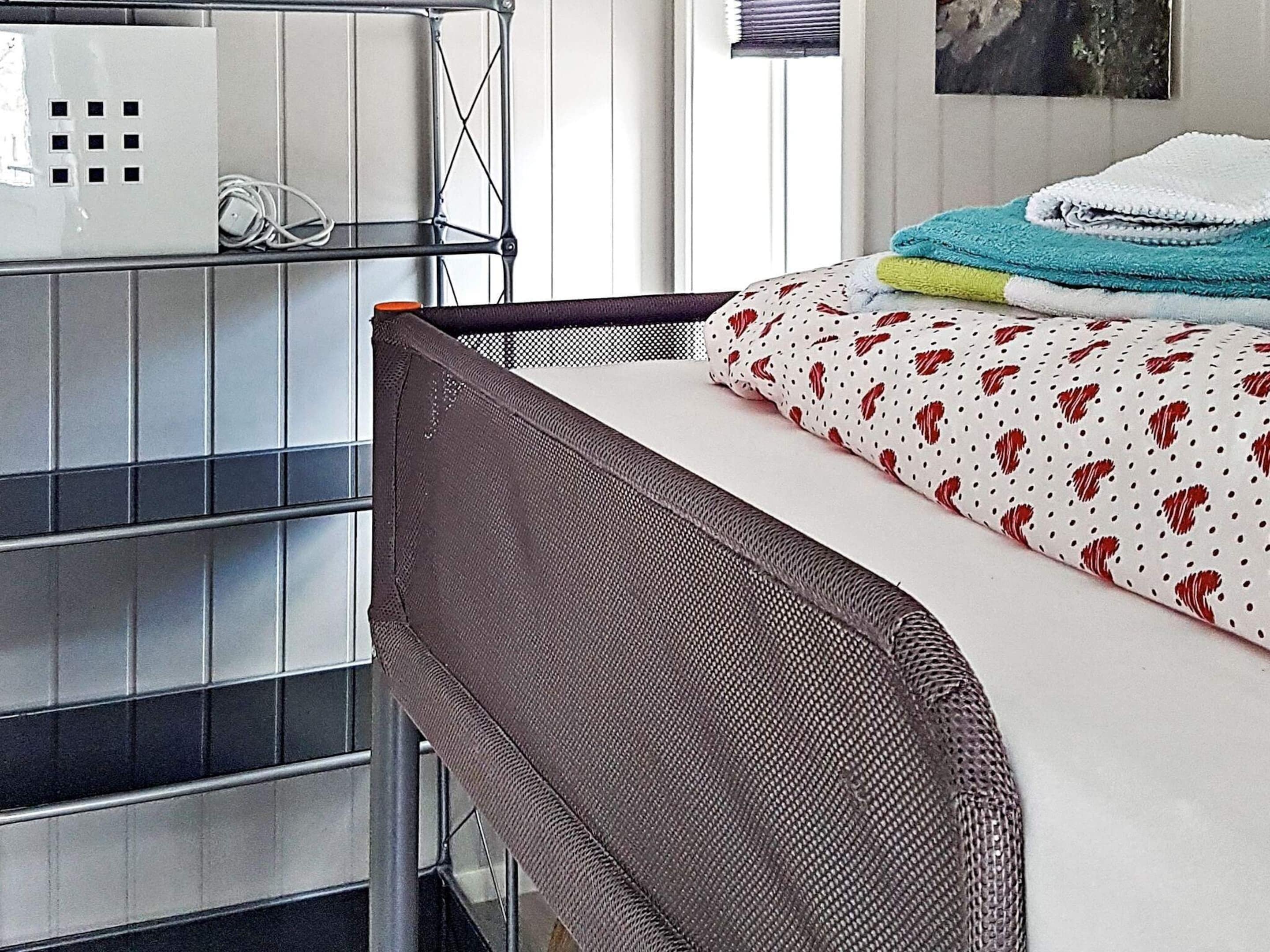 5 bedrooms, individually furnished