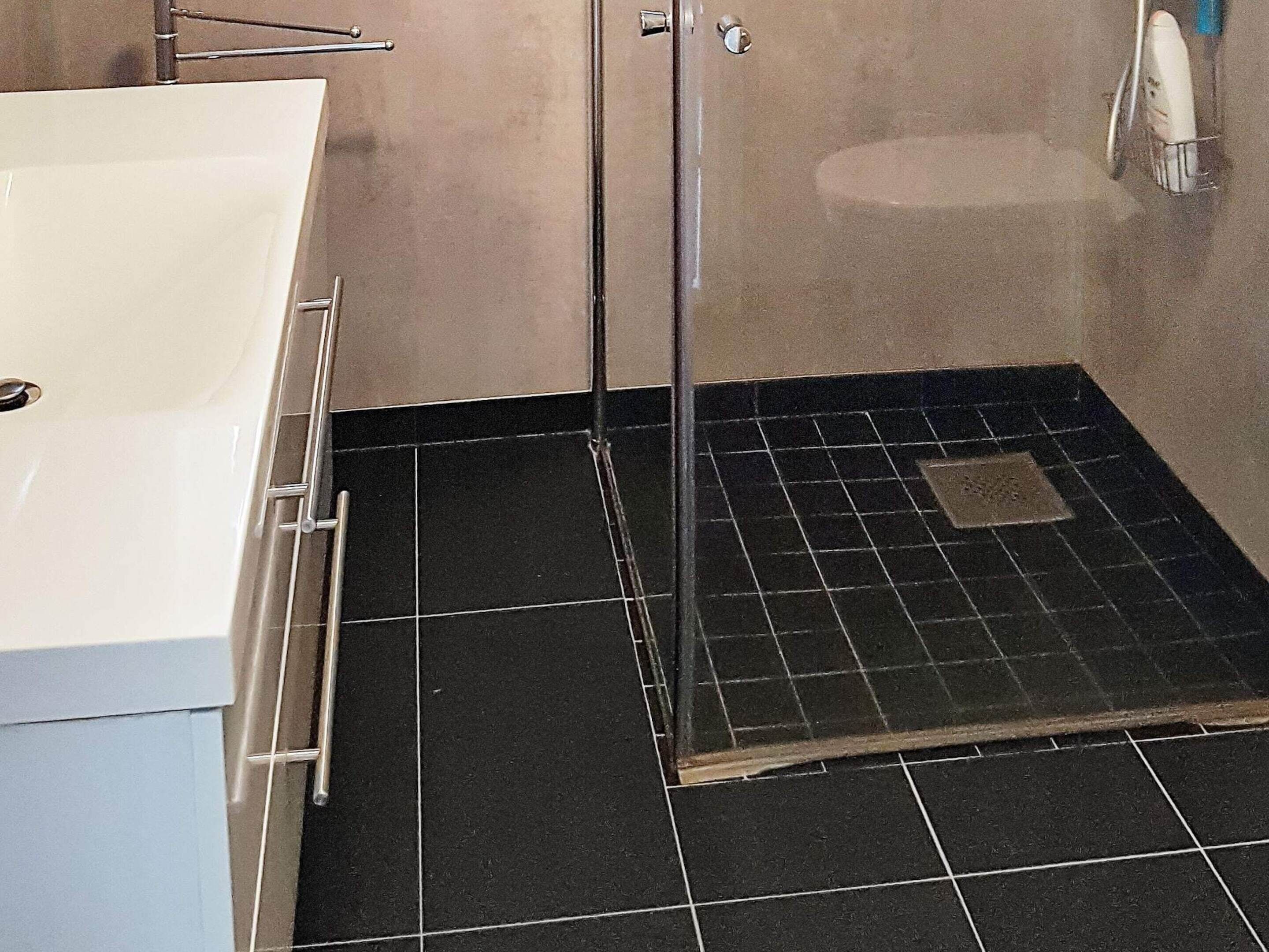 House | Bathroom