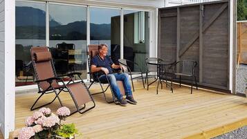 House | Outdoor dining