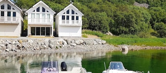 Holiday Home in Brattvåg