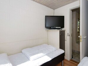 3 bedrooms, individually furnished, cribs/infant beds