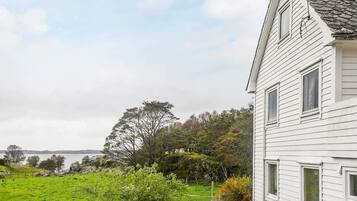 House | Property grounds