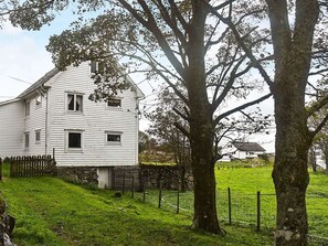 House | Exterior - 8 Person Holiday Home in Finnas (Bomlo)