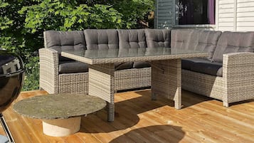 ุงูู
ูุดุฃุฉ ู
ู ุงูุฎุงุฑุฌ