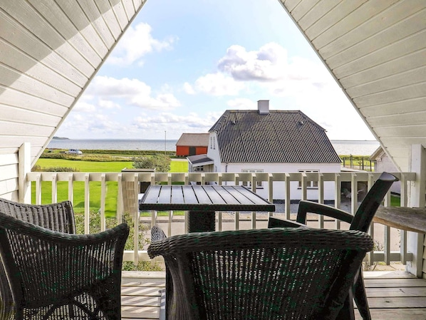 House | Water view