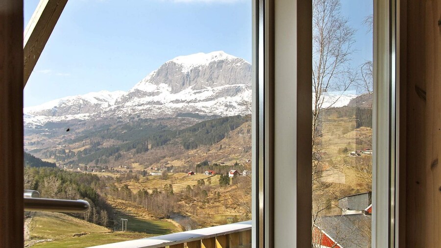 10 Person Holiday Home in Bygstad