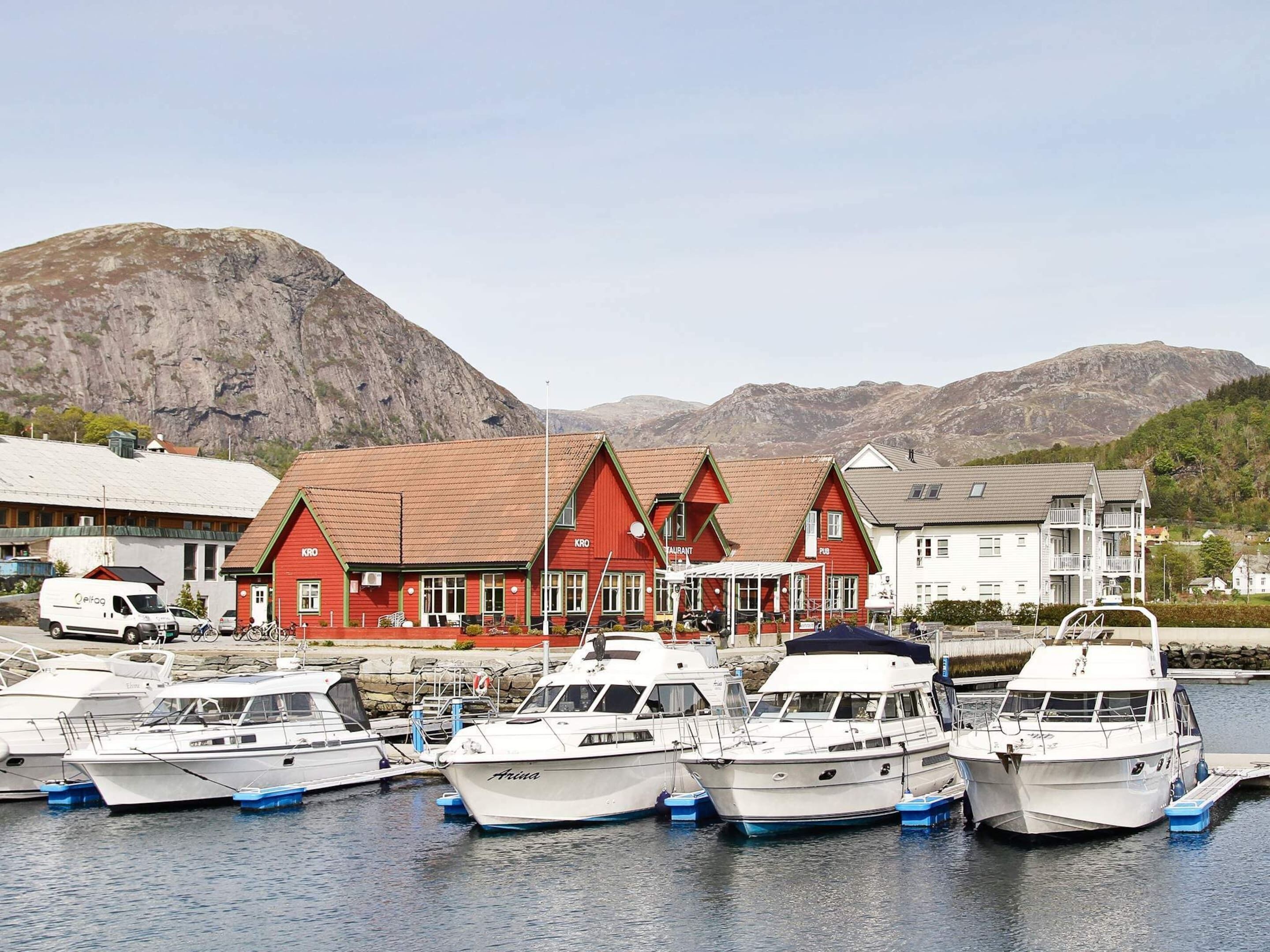 House | Marina