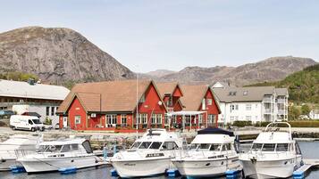 House | Marina