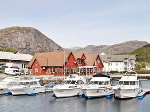 House | Marina