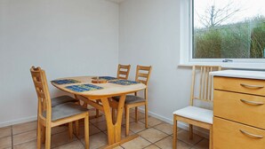Dining - Luxurious Holiday Home in Zealand With Whirlpool (Faarevejle)