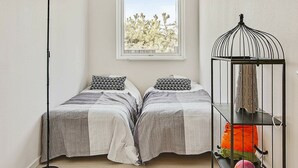 3 bedrooms, cots/infant beds - Luxurious Holiday Home in Zealand With Whirlpool (Faarevejle)