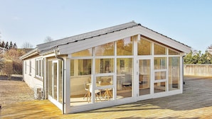 Exterior - Luxurious Holiday Home in Zealand With Whirlpool (Faarevejle)
