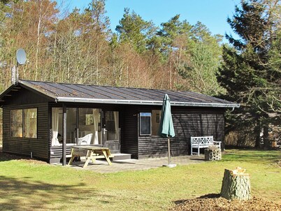 Tranquil Holiday Home in Hals near Beach