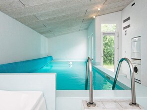 House | Pool