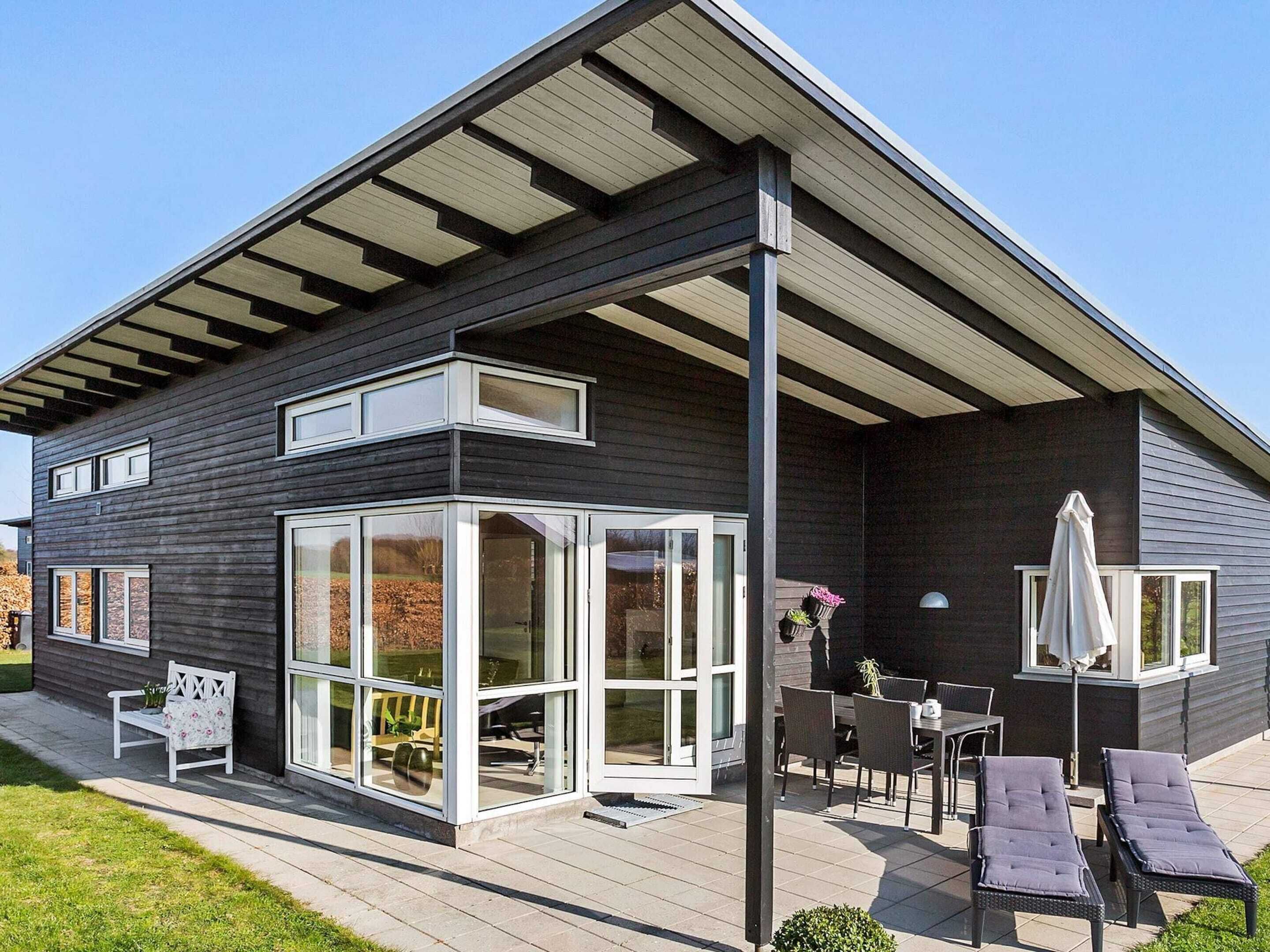 House | Outdoor dining