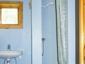 Shower, towels