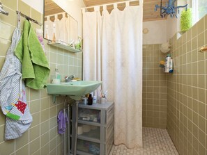 Bathroom - Quaint Holiday Home in Sjællands near Beaches (Sjællands Odde)