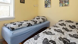1 quarto, berços
