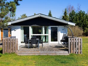 Balcony - Quaint Holiday Home in Sjællands near Beaches (Sjællands Odde)
