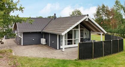 6 Person Holiday Home in Store Fuglede-by Traum