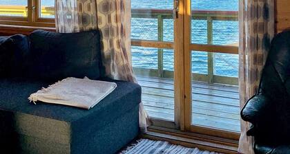 6 Person Holiday Home in Foldroyhamn