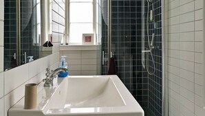 Shower - 6 Person Holiday Home in Bergvik (Bergvik)