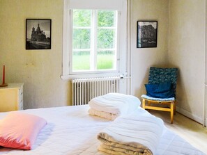 4 bedrooms, individually furnished
