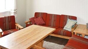 Dining - Holiday Home in Lauvstad (Volda)