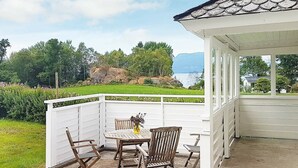 Exterior - 6 Person Holiday Home in Bjoa (Vindafjord)