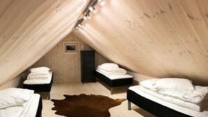 2 bedrooms, individually furnished - 8 Person Holiday Home in Stord (Stord)