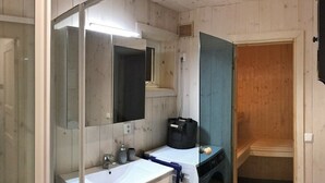 Bathtub - 8 Person Holiday Home in Stord (Stord)