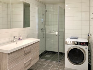 Bathroom - 8 Person Holiday Home in Mosterhamn (Bomlo)
