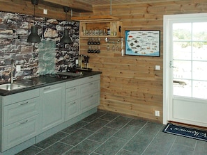 House | Private kitchen - Holiday Home in Urangsvåg (Bomlo)