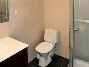 Bathroom - 6 Person Holiday Home in Selje (Selje)