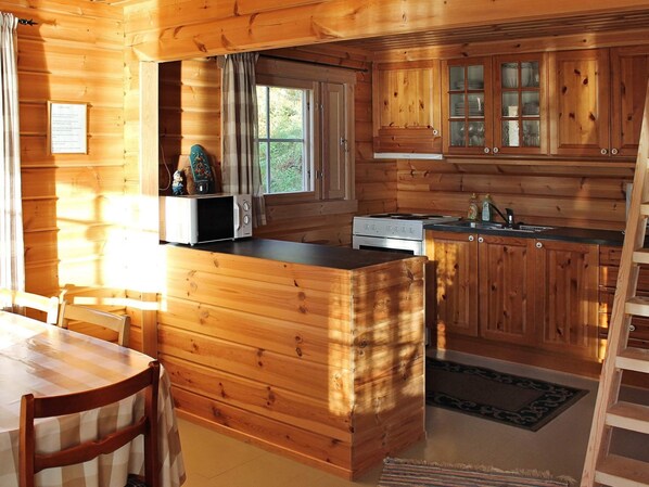House | Private kitchen - 5 Person Holiday Home in Vagland (Heim)