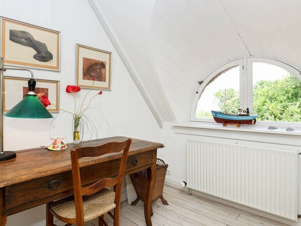 4 Schlafzimmer, Babybetten