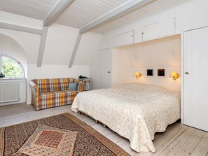 4 Schlafzimmer, Babybetten