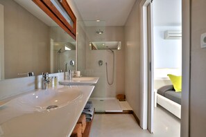 Hair dryer, towels