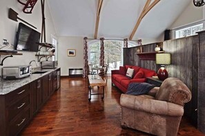 Interior - Give Your Group Affordable Luxury (Petite-Rivière-Saint-François)