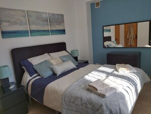 1 chambre, fer et planche à repasser, lit parapluie, Wi-Fi gratuit